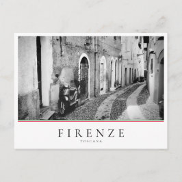 Scooter in einer Straße in Italien in Schwarz-Weiß Postkarte
