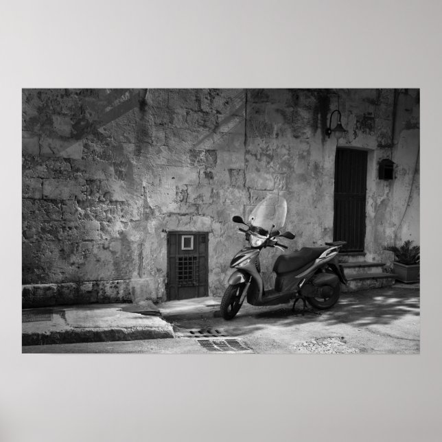Scooter in Schwarzweiß Poster (Vorne)