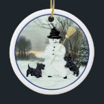 Scottie Dog Ornament<br><div class="desc">Weihnachten Scottish Terrier Design aus meinem Original-Kunstwerk und verfügbar auf Kleidung, Neuheit und Geschenkartikel für sich selbst oder für die besondere schottische Terrier Person, die Sie kennen! Ein anderes Produkt gewollt? Klicken Sie einfach auf die Produktseite und klicken Sie auf Dieses Design in ein anderes Produkt übertragen und wählen Sie...</div>