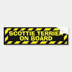 Scottie Terrier an Bord des gelben Warnklebers Autoaufkleber