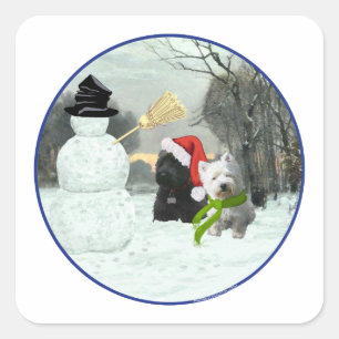 Scottie und Westie mit Schneemann Quadratischer Aufkleber