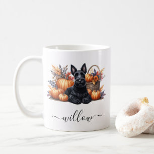 Scottish Terrier Fall Tasse mit Personalisiertem N