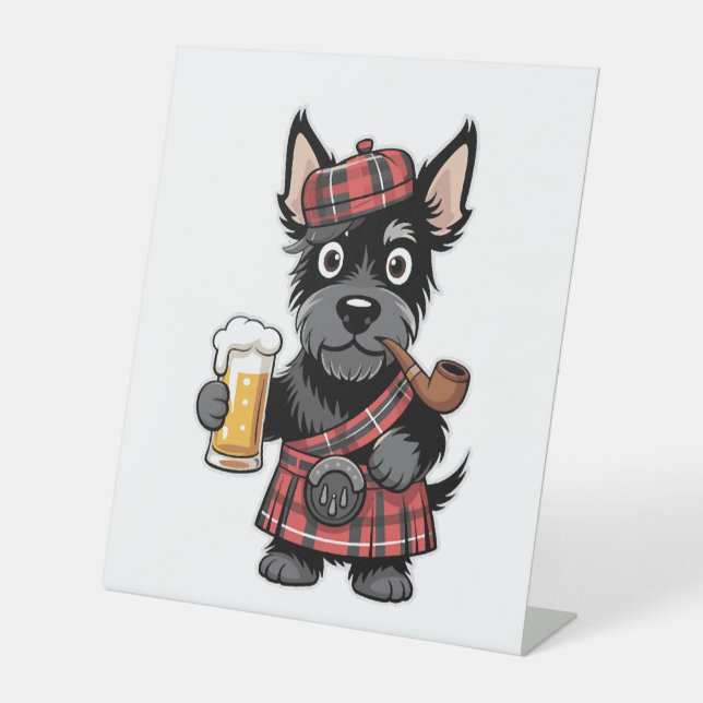 Scottish Terrier in Tartan Kilt mit Bier und Pipe Sockelschild (Vorderseite)