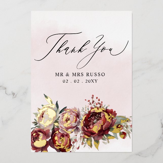 Script Elegant Burgundy Blush Floral Wedding Folieneinladung (Vorderseite)