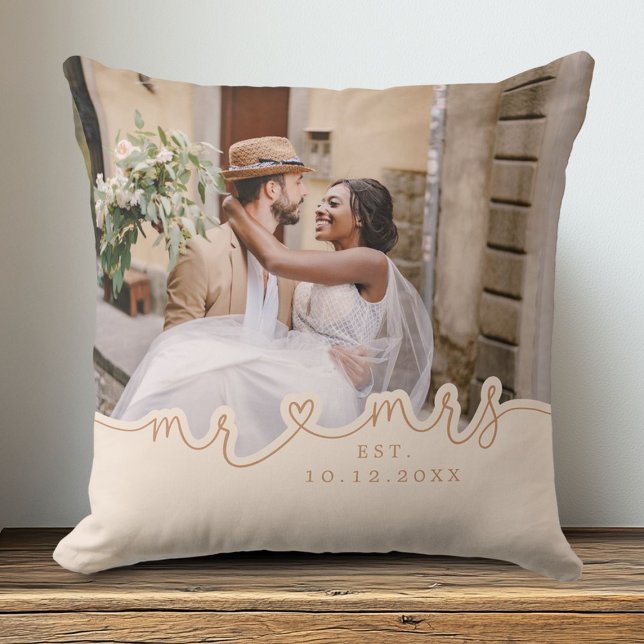 Script Heart Foto Wedding Pillow Kissen (Shown on a 20" x 20" pillow)