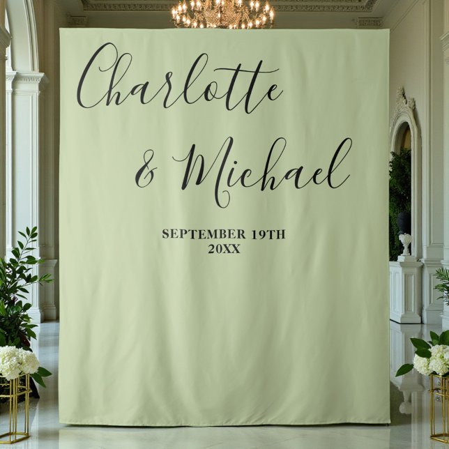 Script Minimalist Wedding | Sage Green Backdrop Wandteppich (Von Creator hochgeladen)