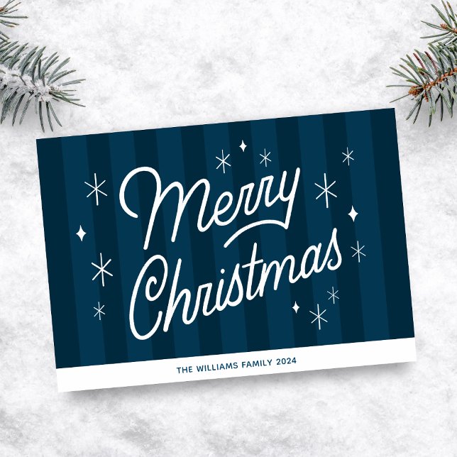 Script moderne bleu Noël Fête Carte pliée (Beautiful Modern Merry Christmas Script Card, over navy blue background. Add Family Name and Year)
