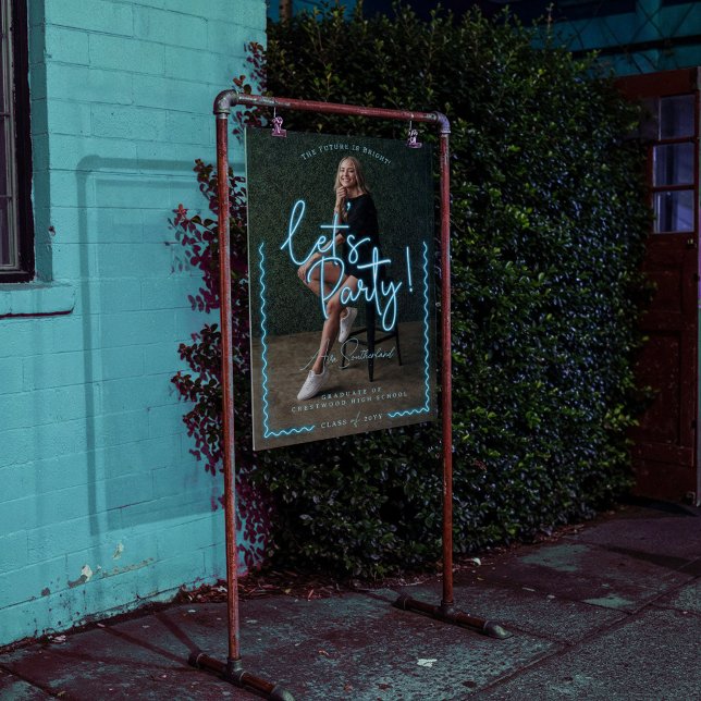 Script moderne Llow Blue Neon Wavy Graduate Photo (Modern Glow Script Blue Neon Wavy Graduate Photo Acrylic Sign)