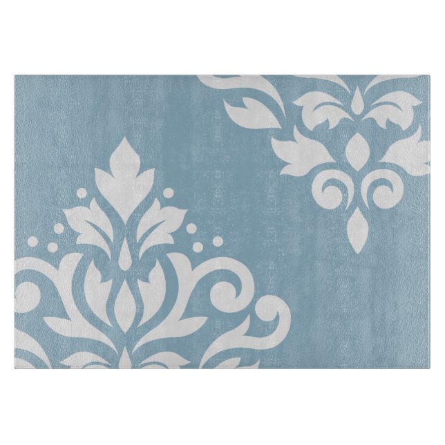 Scroll Damask Art I White on Light Blue Schneidebrett (Vorderseite)