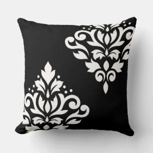 Scroll Damask Art Ib White Kissen