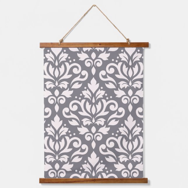 Scroll Damask Large Pattern Creme on Gray Wandteppich Mit Holzrahmen (Vorderseite)