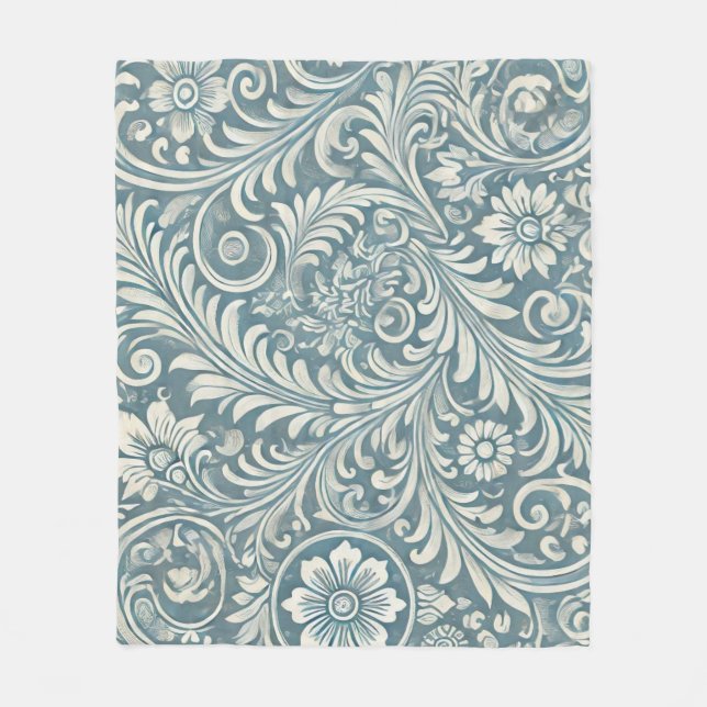 Scrolling Damask Pattern in Soft Blue und Ivory Fleecedecke (Vorderseite)