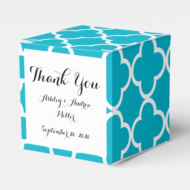 Scuba Blue White Quatrefoil marokkanisches Muster Geschenkschachtel (Vorderseite)