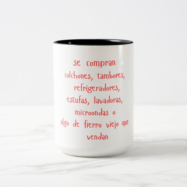 "se compran..." Becher Zweifarbige Tasse (Mittel)