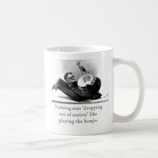 "se laissant tomber tasse hors de société"