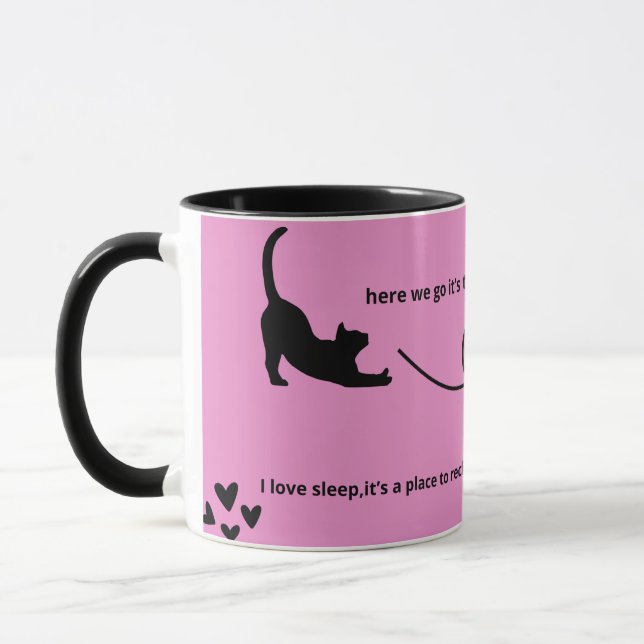 se reposer avec une tasse magique (Gauche)