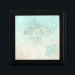 Sea Foam Beach Wedding Turtle Mitglied ID837 Erinnerungskiste<br><div class="desc">Eine Aquarellstruktur in den sanften Farbtönen von Meer und Sand ist der Hintergrund für Meereselemente wie Seesterne und Muscheln, die mit Meeresschaum ergänzt werden, um die Teile dieser Hochzeitssuite zu schaffen. Die hier gezeigte Hochzeitsstiftung enthält alle oben genannten Elemente sowie eine Vorlage, um Ihre eigenen Namen und das Hochzeitstermin einfach...</div>