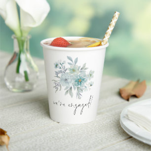 Sea Mist Floral Wir sind Verlobte Engagement Party Pappbecher
