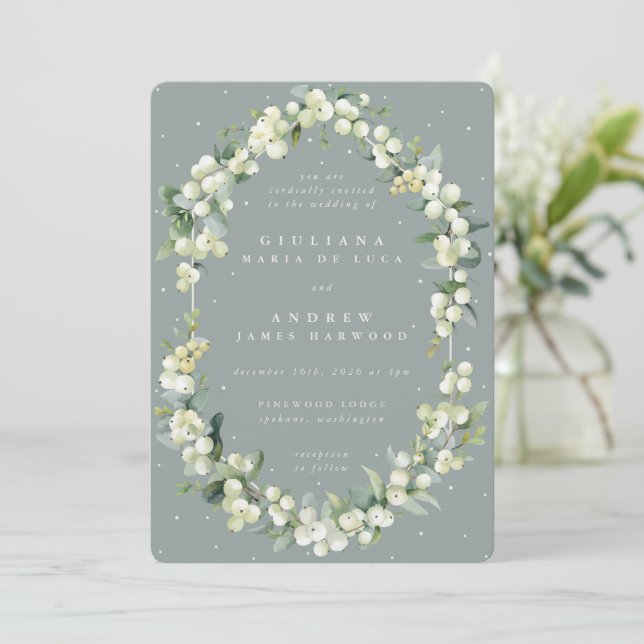 Seafoam Green Snowberry+Eukalyptus Winter Wedding Einladung (Stehend Vorderseite)