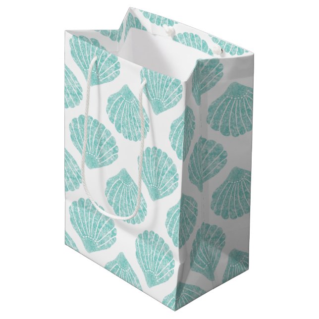 Seafoam Seashell Pattern Mittlere Geschenktüte (Vorderseite Schrägansicht)