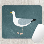 Seagull Aquamarin Mousepad<br><div class="desc">Eine vom Ozean stehende, freche Möwe. Ideal für alle, die Vögel und die Küste lieben. Originelle Kunst von Nic Squirrell.</div>