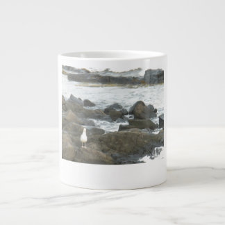 Seagull auf Felsen Jumbo-Tasse