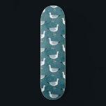 Seagulls Nautical Skateboard<br><div class="desc">Eine freche Möwe, die vom tiefen, grünen Ozean stehend ist. Ideal für diejenigen, die Liebe Seevögel und die Küste.</div>