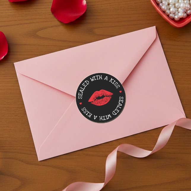 Sealed with a Kiss Black & Red Lip Valentine's Day Runder Aufkleber (Sealed with a Kiss Black & Red Lip Valentine's Day Classic Round Sticker
)