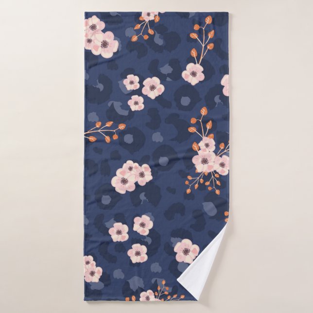 Seamless pattern with leopard skin and pink small  badehandtuch (Badehandtuch)