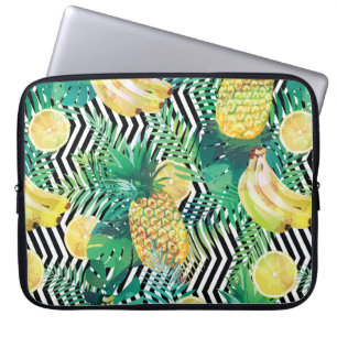 Seamless tropical pattern with bananas lemons palm laptopschutzhülle