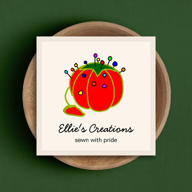 Seamstress Red Button Cushion Seamstress Quadratische Visitenkarte (Von Creator hochgeladen)