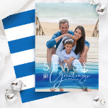 Seas & Greetings Coastal Blue Ocean Ombre Foto Feiertagskarte<br><div class="desc">Capture a cool nautic lässig und Küsten-Flair dieses Ferien-Seesohn mit unserer Küste inspiriert Weihnachtskollektion. Das Design bietet ein komplettes Foto-Layout, um Ihr schönes Foto für die ganze Familie anzuzeigen. "Seas and Greetings" ist in einem stilvollen Typografie-Design mit einem nautischen Schiffsanker entworfen. Auf der Rückseite befindet sich ein kühn blaues nautisches...</div>