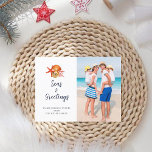 Seas & Greetings Seashell Foto Holiday Postcard Feiertagspostkarte<br><div class="desc">Handgemalte Aquarellmuschel und Korallen Nautical Holiday Postcard . Fügen Sie Ihr Lieblings-Foto hinzu.</div>