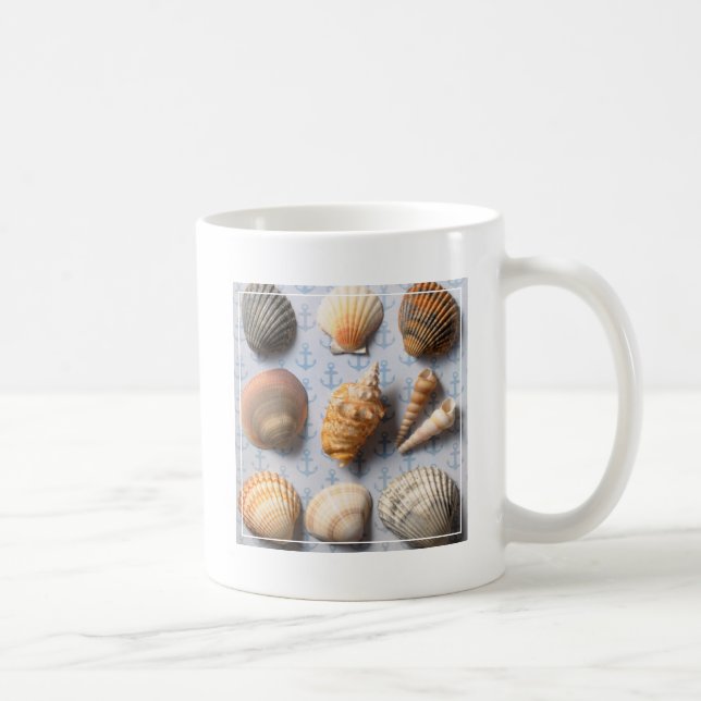 Seashells auf Anker-Hintergrund Kaffeetasse (Rechts)