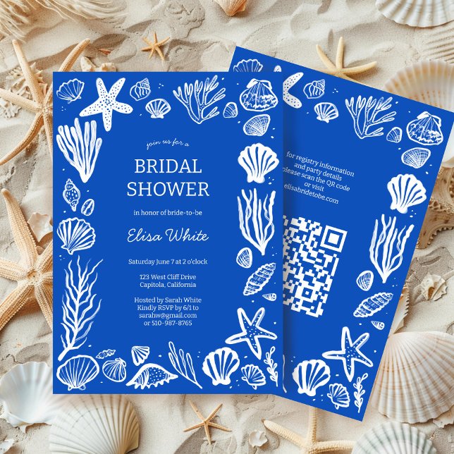 Seashells Frame Brautparty Blue Beach CUSTOM QR Einladung (Seashells Frame Bridal Shower Blue White Beach CUSTOM QR Code Chic Elegant Coastal Sea Invitation
)
