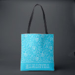 Seashells Muster auf Bright Blue Personalisiert Tasche<br><div class="desc">Hellblaue personalisierte Tasche mit weißem Muschelschablonenmuster.</div>