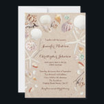 Seashells & Starfish auf der Hochzeit am Strand Einladung<br><div class="desc">Mit diesem natürlichen und frischen Set für Hochzeitsfeiern am Strand mit einer schönen Auswahl an Muscheln und Seesternen am Sand verkünden Sie stilvoll Ihre Hochzeit. Ein Muschelherz auf der Rückseite fügt eine romantische Touch hinzu. Ideal für Hochzeiten im Sommer am Strand!</div>