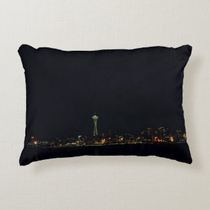 Seattle Skyline in der Nacht Dekokissen