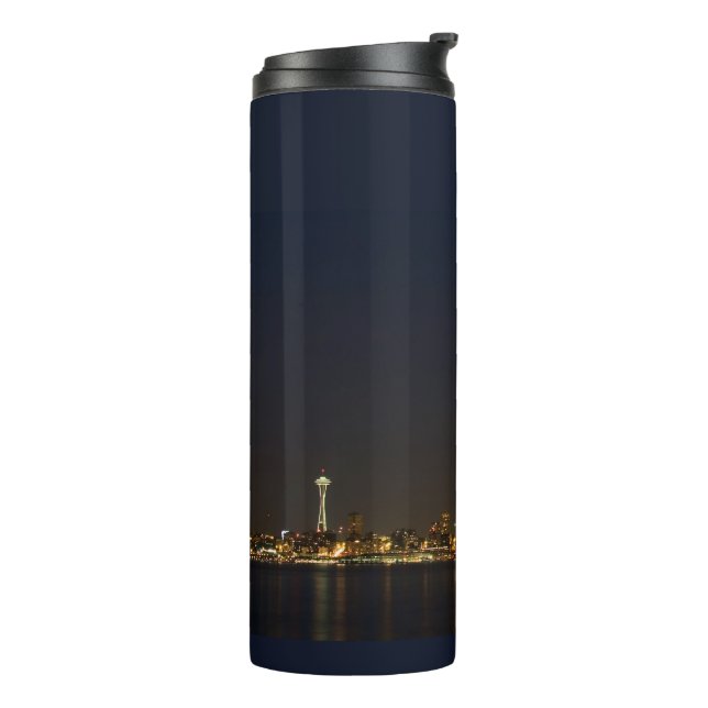 Seattle Skyline in der Nacht Thermosbecher (Nach links gedreht)