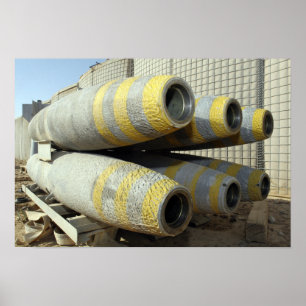Sechs Bomben GBU-12 sitzen in einem Gestell Poster