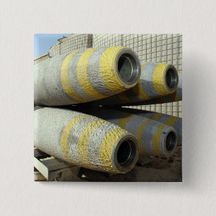 Sechs GBU-12-Bomben sitzen im Rack Button