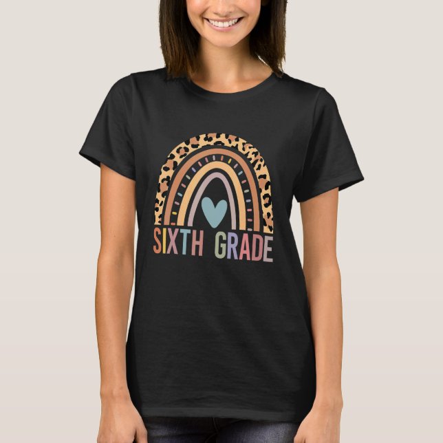 Sechste Stufe Leopard Rainbow 6. Teamlehrer Studen T-Shirt (Vorderseite)