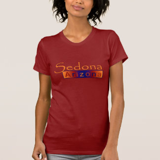 Sedona Arizona dans le T-shirt d'or