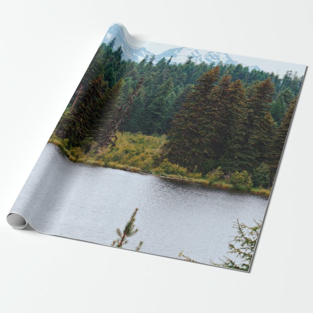 SEE MIT BÄUMEN AUF SEITEN GESCHENKPAPIER (Ungerollt)