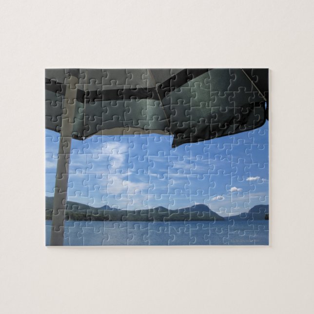 Seeansicht unter Regenschirm (Horizontal)