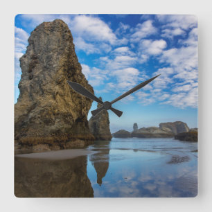 Seebecken am Bandon Beach in Bandon, Oregon 1 Quadratische Wanduhr