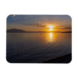 Seekapala & Berge am Horizont bei Sonnenuntergang Magnet