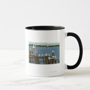 Seemöven und -Segelboote entlang der Ufergegend Tasse