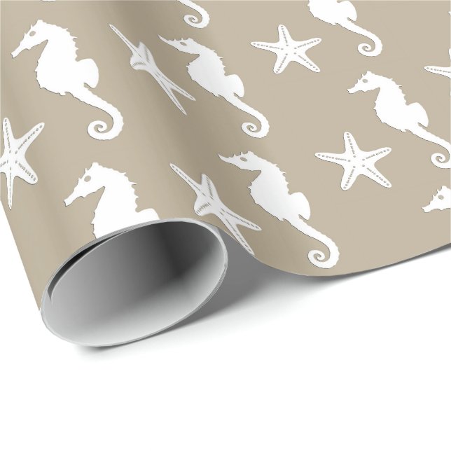 Seepferd und Seestern - weiß auf Taubtan Geschenkpapier (Rolleneckpunkt)
