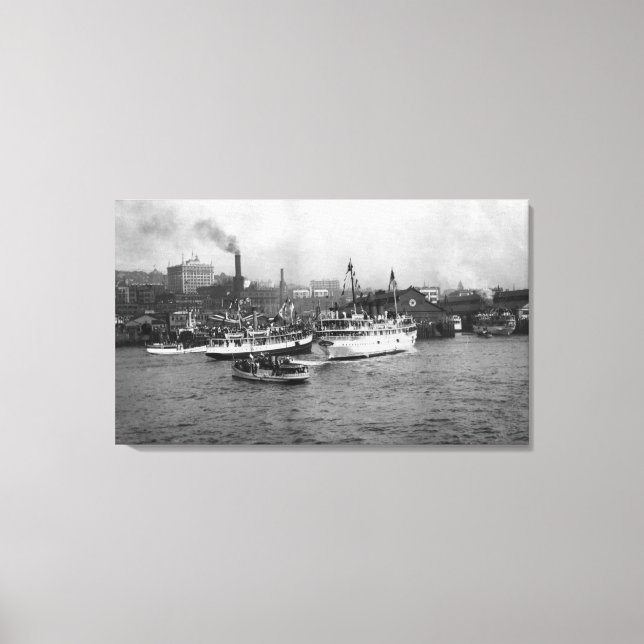 Seepromenade mit Schiffen von Seattle Leinwanddruck (Vorderseite)